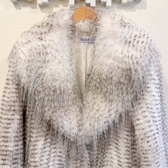 Elliatt Tansy Coat in Grey NWT Size Small - Picture 7 of 13